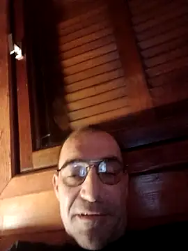 Snapshot of javierpasteur69 chatting on 11/17/25, 04:57 javierpasteur69 online show from 11/17/25, 04:57