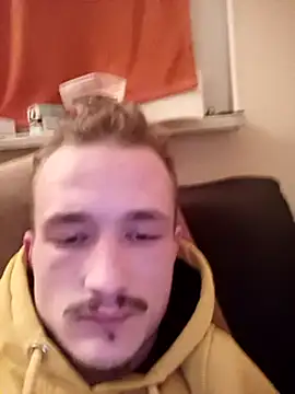 Snapshot of frankthefuck69 chatting on 03/03/25, 08:43 frankthefuck69 online show from 03/03/25, 08:43