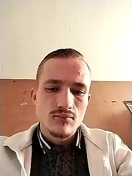 Snapshot of frankthefuck69 chatting on 03/08/25, 03:35 frankthefuck69 online show from 03/08/25, 03:35