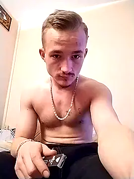 Snapshot of frankthefuck69 chatting on 03/09/25, 05:00 frankthefuck69 online show from 03/09/25, 05:00