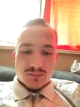 Snapshot of frankthefuck69 chatting on 03/11/25, 02:07 frankthefuck69 online show from 03/11/25, 02:07