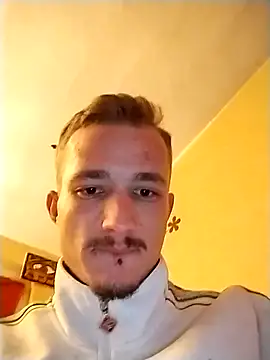 Snapshot of frankthefuck69 chatting on 03/13/25, 02:16 frankthefuck69 online show from 03/13/25, 02:16