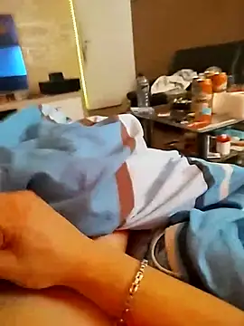 Snapshot of frankthefuck69 chatting on 03/13/25, 08:26 frankthefuck69 online show from 03/13/25, 08:26