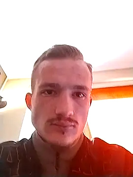 Snapshot of frankthefuck69 chatting on 03/13/25, 01:18 frankthefuck69 online show from 03/13/25, 01:18