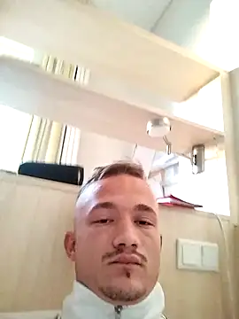 Snapshot of frankthefuck69 chatting on 10/26/25, 06:19 frankthefuck69 online show from 10/26/25, 06:19