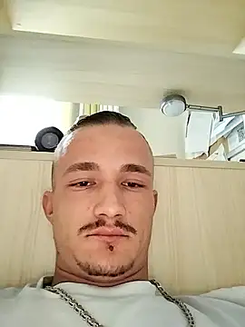 Snapshot of frankthefuck69 chatting on 11/01/25, 02:19 frankthefuck69 online show from 11/01/25, 02:19