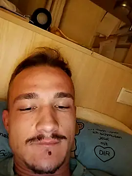 Snapshot of frankthefuck69 chatting on 11/07/25, 09:59 frankthefuck69 online show from 11/07/25, 09:59