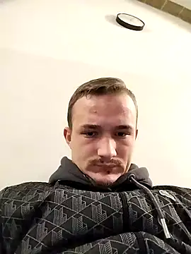 Snapshot of frankthefuck69 chatting on 02/18/26, 09:05 frankthefuck69 online show from 02/18/26, 09:05