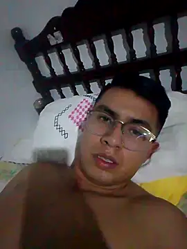 Snapshot of RODRI_POLLADURA chatting on 02/19/25, 02:55 RODRI POLLADURA online show from 02/19/25, 02:55