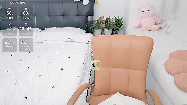 Snapshot of Mi--Manchi chatting on 11/04/25, 01:32 Mi--Manchi online show from 11/04/25, 01:32