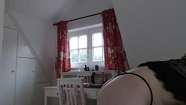 Snapshot of SexyJoanne chatting on 09/16/25, 01:34 SexyJoanne online show from 09/16/25, 01:34