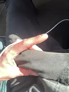 Snapshot of dickeeier420X chatting on 03/04/25, 02:42 dickeeier420X online show from 03/04/25, 02:42