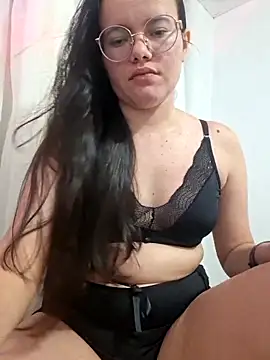 Snapshot of camillebr chatting on 04/01/26, 02:12 camillebr online show from 04/01/26, 02:12