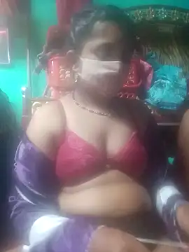 Snapshot of YourHotRandi chatting on 03/08/26, 06:12 YourHotRandi online show from 03/08/26, 06:12