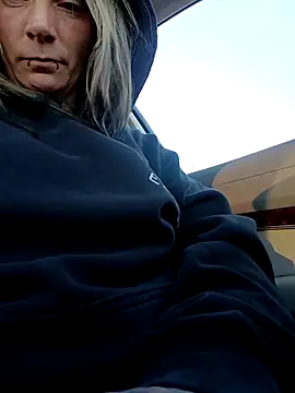 Snapshot of RaBbiTt530 chatting on 04/20/26, 02:20 RaBbiTt530 online show from 04/20/26, 02:20