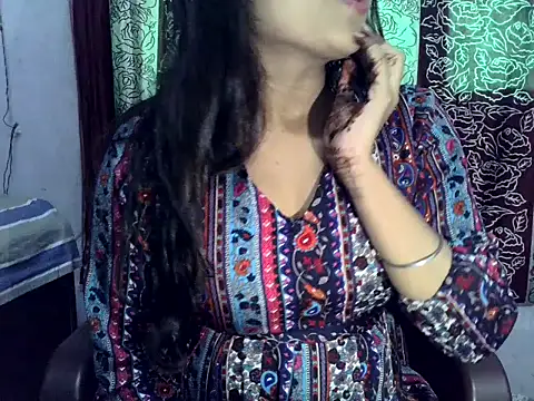 SIYA MAVI online show from 12/05/25, 04:43