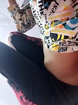 Snapshot of 124pakhi chatting on 02/14/25, 09:13 124pakhi online show from 02/14/25, 09:13