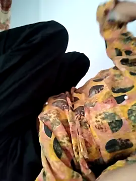 Snapshot of 124pakhi chatting on 03/21/25, 09:12 124pakhi online show from 03/21/25, 09:12