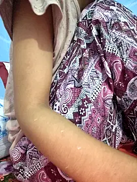 Snapshot of 124pakhi chatting on 10/25/25, 05:19 124pakhi online show from 10/25/25, 05:19