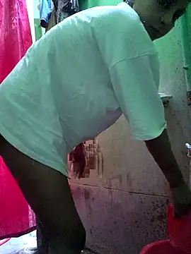 Snapshot of 124pakhi chatting on 11/18/25, 03:23 124pakhi online show from 11/18/25, 03:23