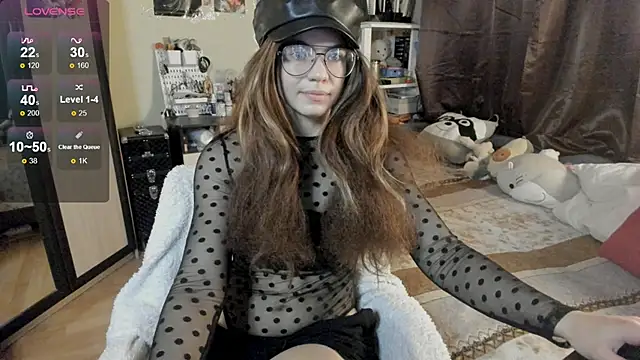 Snapshot of alexiamaleax chatting on 11/08/25, 04:01 alexiamaleax online show from 11/08/25, 04:01