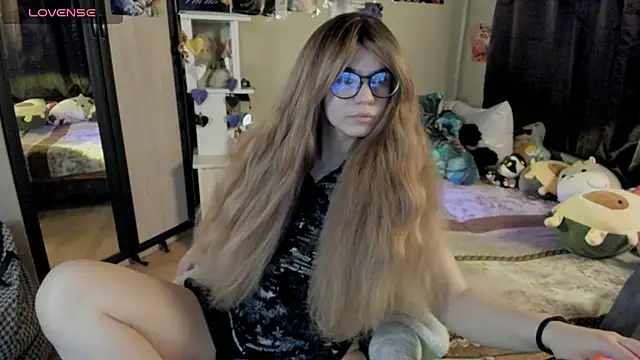 Snapshot of alexiamaleax chatting on 04/06/26, 01:58 alexiamaleax online show from 04/06/26, 01:58