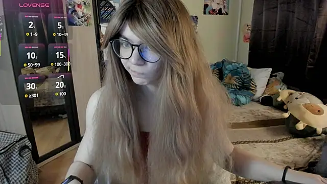 Snapshot of alexiamaleax chatting on 04/13/26, 02:06 alexiamaleax online show from 04/13/26, 02:06