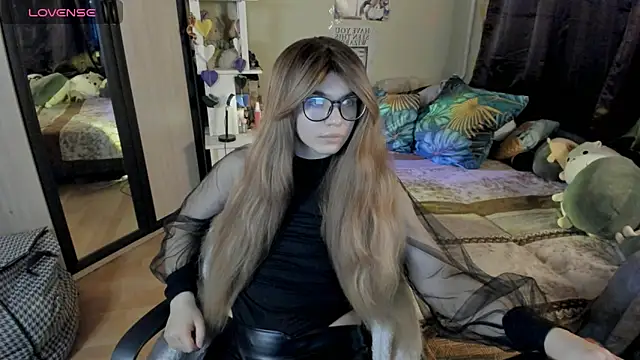 Snapshot of alexiamaleax chatting on 04/17/26, 02:03 alexiamaleax online show from 04/17/26, 02:03