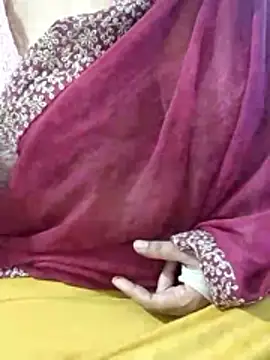 Snapshot of mallupriyapriya chatting on 05/19/26, 05:47 mallupriyapriya online show from 05/19/26, 05:47
