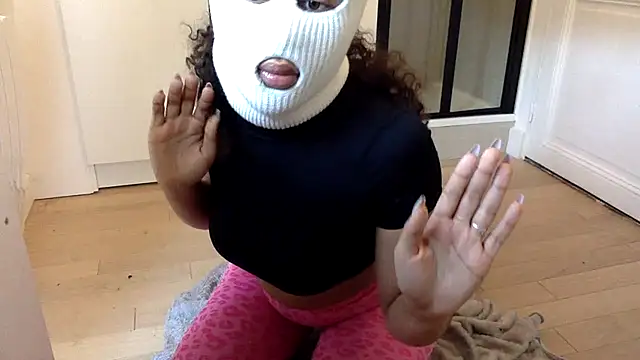 Amira bayby online show from 01/13/25, 12:45