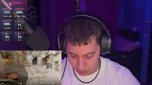 Snapshot of niklix1 chatting on 01/03/25, 01:03 niklix1 online show from 01/03/25, 01:03