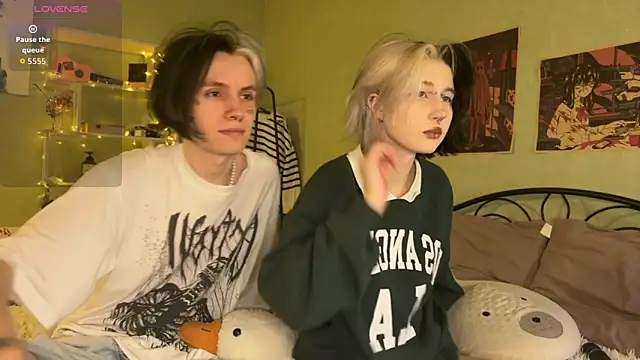 Snapshot of VeryRare_TwinS chatting on 10/04/25, 09:57 VeryRare TwinS online show from 10/04/25, 09:57