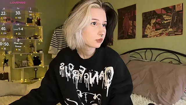 Snapshot of VeryRare_TwinS chatting on 10/16/25, 09:38 VeryRare TwinS online show from 10/16/25, 09:38