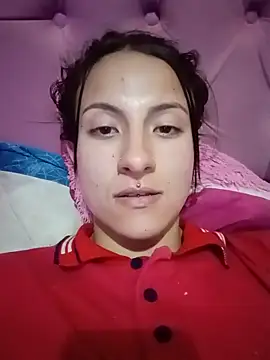 Snapshot of Anniee_x chatting on 06/20/26, 01:30 Anniee x online show from 06/20/26, 01:30
