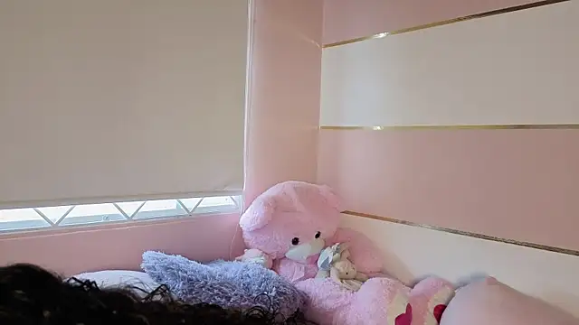 Charlotte  Miller online show from 10/21/25, 11:33