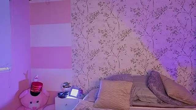 Charlotte  Miller online show from 04/04/26, 11:29