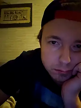 Snapshot of Lucieldark chatting on 01/22/25, 04:44 Lucieldark online show from 01/22/25, 04:44