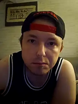 Snapshot of Lucieldark chatting on 01/25/25, 04:24 Lucieldark online show from 01/25/25, 04:24