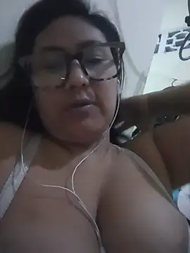 Snapshot of acuarela chatting on 01/23/25, 05:24 acuarela online show from 01/23/25, 05:24