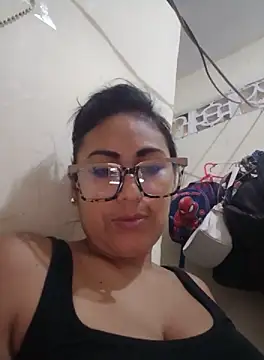 Snapshot of acuarela chatting on 09/29/25, 01:33 acuarela online show from 09/29/25, 01:33