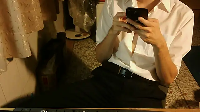 Snapshot of KYU890428 chatting on 11/14/25, 06:06 KYU890428 online show from 11/14/25, 06:06