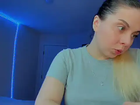 HappyIva online show from 02/26/25, 11:04