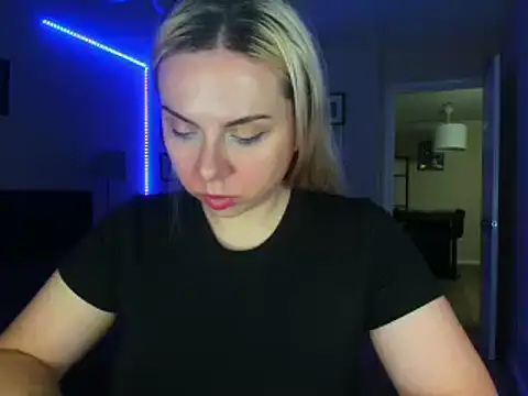 HappyIva online show from 09/15/25, 02:55