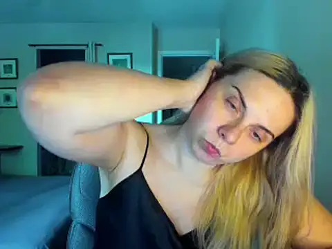 HappyIva online show from 09/18/25, 12:34