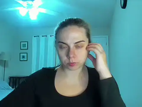 HappyIva online show from 09/26/25, 05:44