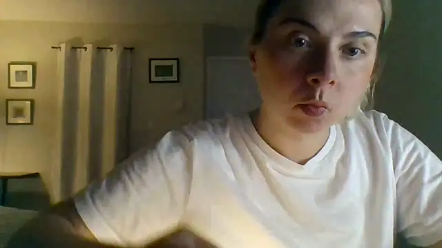 HappyIva online show from 10/08/25, 05:16