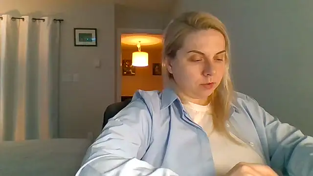 HappyIva online show from 11/14/25, 06:12