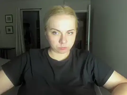 HappyIva online show from 11/17/25, 07:47