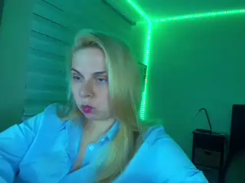 HappyIva online show from 11/26/25, 08:37