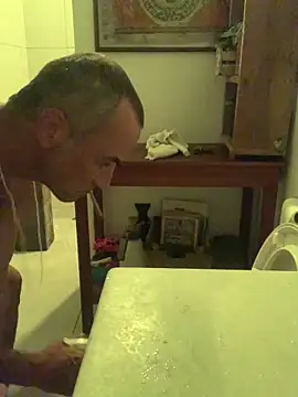 Snapshot of GoloZeusMax chatting on 01/15/25, 06:12 GoloZeusMax online show from 01/15/25, 06:12